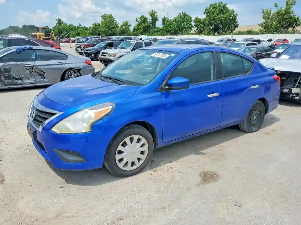 2016 NISSAN VERSA